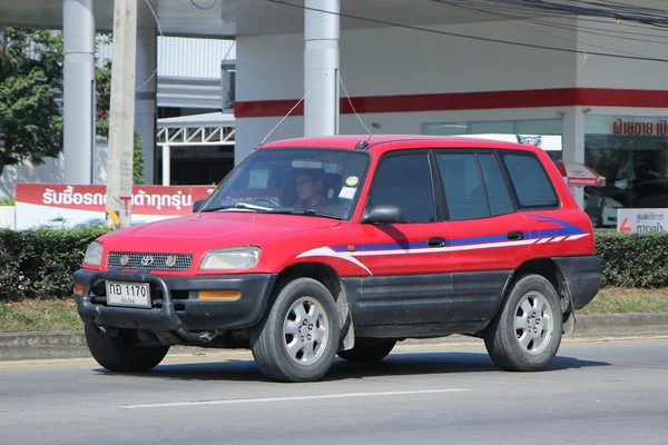 Частный автомобиль Suv, Toyota Rav4 — стоковое фото