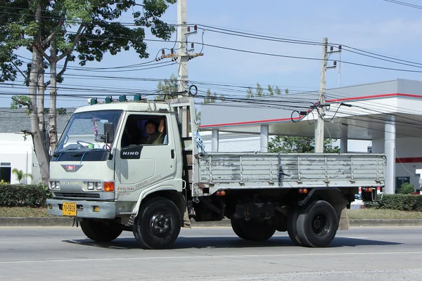 Prywatnego Hino Cargo ciężarówka — Zdjęcie stockowe