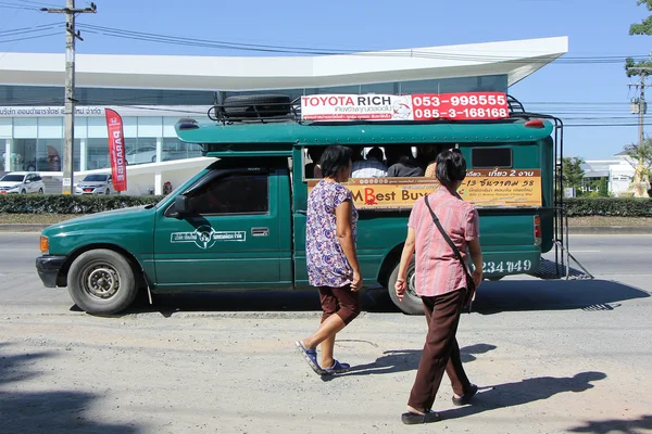 Pasajero de Green mini taxi camión — Foto de Stock