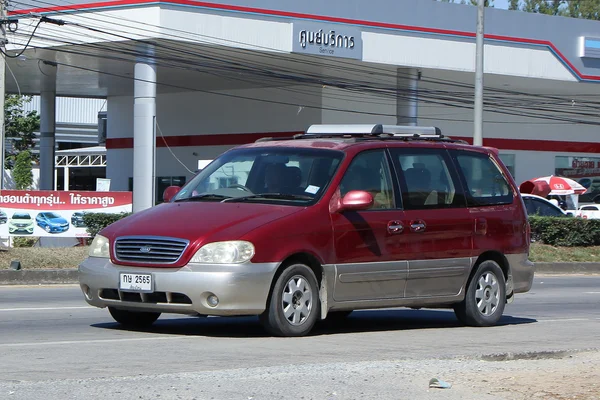 Приватне Mpv автомобіля, Kia карнавал. — стокове фото