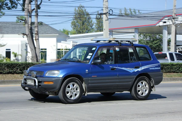 Приватне позашляховик автомобілів, Toyota Rav4. — стокове фото