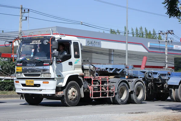 Dragbil med kran i Chiangmai Pk Transport — Stockfoto