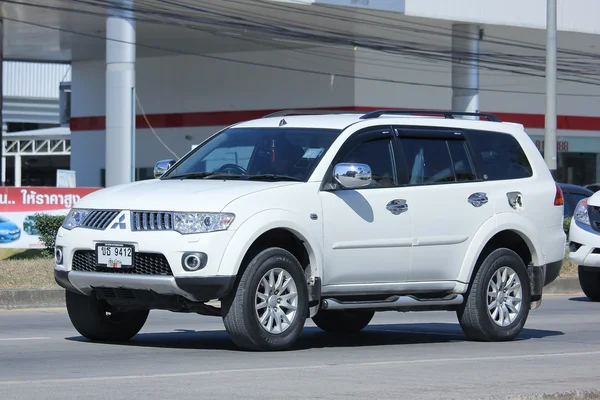 Mitsubishi Pajero Suv samochodu — Zdjęcie stockowe