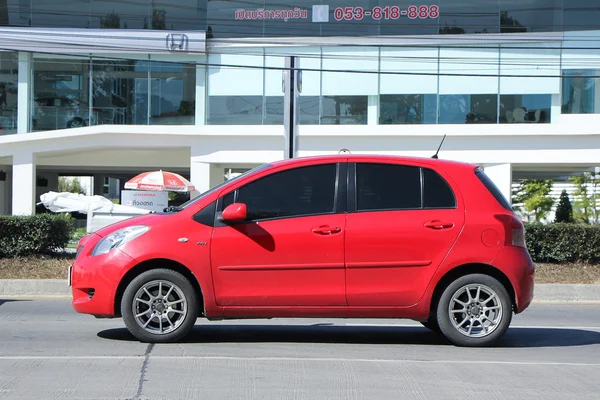 Coche privado, Toyota Yaris . — Foto de Stock