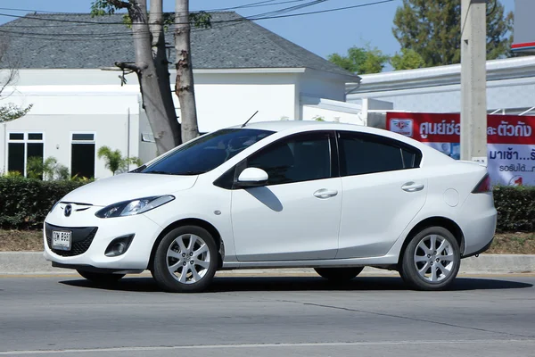 Saját öko-autó, Mazda2. — Stock Fotó