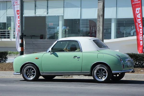 Carro velho privado não identificado . — Fotografia de Stock