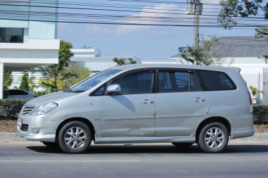   Özel Mpv araç, Toyota Innova.