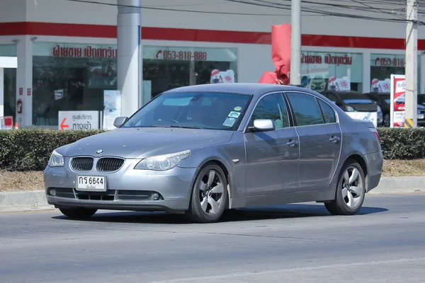 Приватному автомобілі Bmw 5 серії. — стокове фото