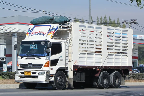 Camion cargo de Aung Peng Heng Transport . — Photo