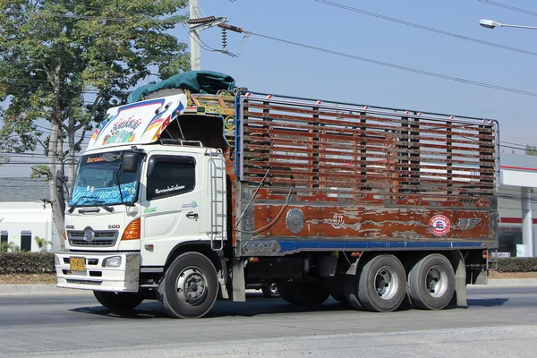 Lastkraftwagen von aung peng heng transport. — Stockfoto