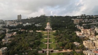 Carmel 'deki Hayfa' daki Bahai Dünya Merkezi.