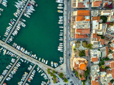 Yunan adası Egina 'nın havadan görünüşü