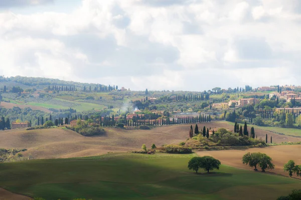 The beautiful and wonderful colors of the autumn landscape of Tuscany, Italy. — Stock Photo, Image