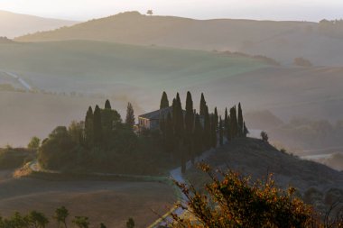 Gündoğumunda, Tuscany, İtalya, Avrupa 'da, sonbahar sabahı manzarası