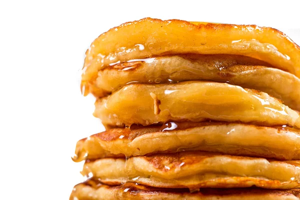 Deliziose frittelle su un tavolo di legno — Foto Stock