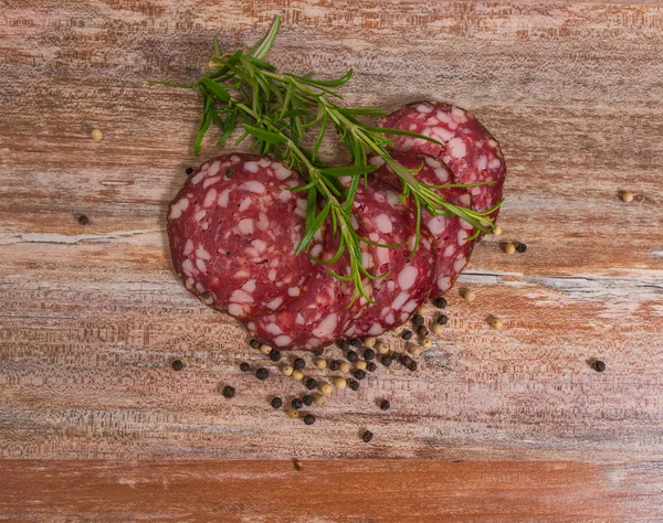 Salam dilimleri biber ve biberiye ile