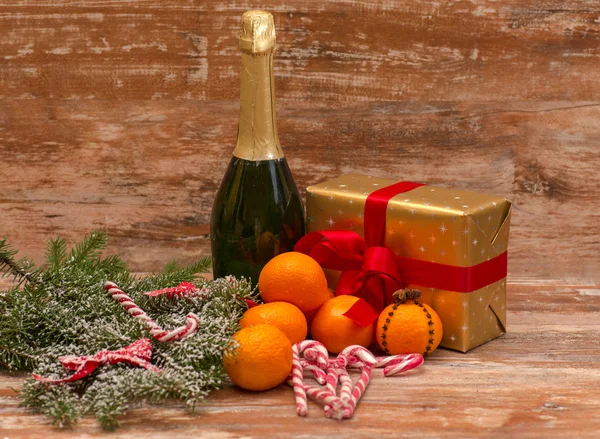Deux coupes de champagne prêtes pour le Nouvel An — Photo