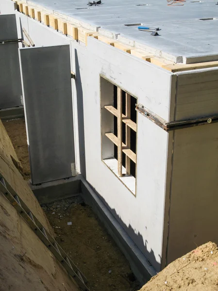 Byggandet av en källare Stockbild