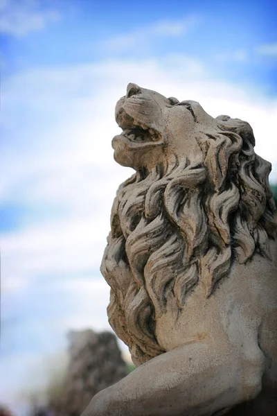 Staty av lejon — Stockfoto