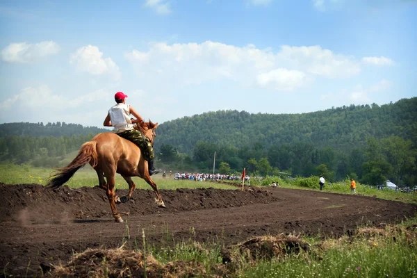 Joven Jinete Caballo Carreras Caballos Tradicionales Bashkortostán Vacaciones Sabantuy —  Fotos de Stock