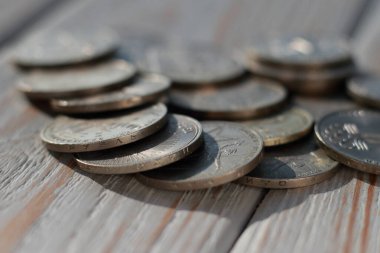 Bir dizi Sovyet yıl dönümü rublesi. Sığ alan derinliği