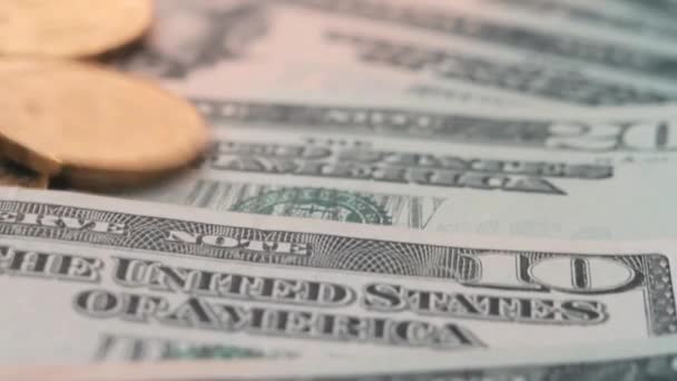 Euro Centy Padají Dolary Stole Zobrazení Maker — Stock video