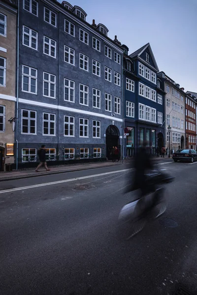 Panning Effect Some Bikes Road Copenhagen Denmark Nord Europe — Stock Photo, Image