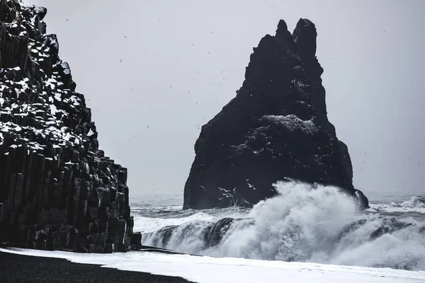 Reynisfjara Black Sand Praia Vik Islândia Oceano Atlântico Norte — Fotografia de Stock