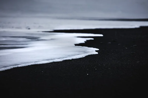 Onde Sulla Spiaggia Sabbia Nera Vik Islanda Oceano Atlantico Settentrionale — Foto Stock