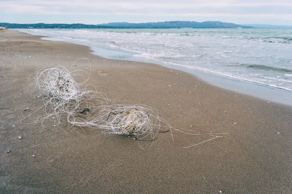 Cuerda Plástico Lavada Una Playa Usted Problema Ambiental Con Plástico — Foto de Stock