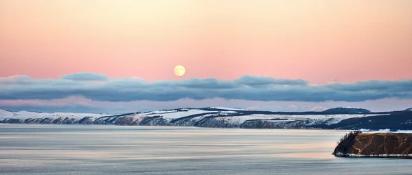 Λίμνη Βαϊκάλη φύση ladscapes / Olkhon νησί — Φωτογραφία Αρχείου