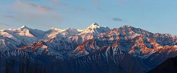 Panoráma a Himalája természeti tájak Tibet, Nepál, India — Stock Fotó