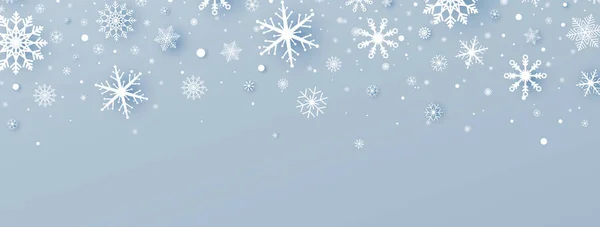 Decorazione natalizia con fiocchi di neve bianchi tagliati su carta e neve che cade. Biglietto d'auguri vacanze invernali. Stendardo lungo blu di lusso. Cornice di fiocchi di neve di anno nuovo. Esperienza partito. Illustrazione vettoriale — Vettoriale Stock