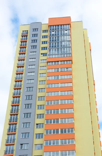 Mehrfamilienhaus. — Stockfoto