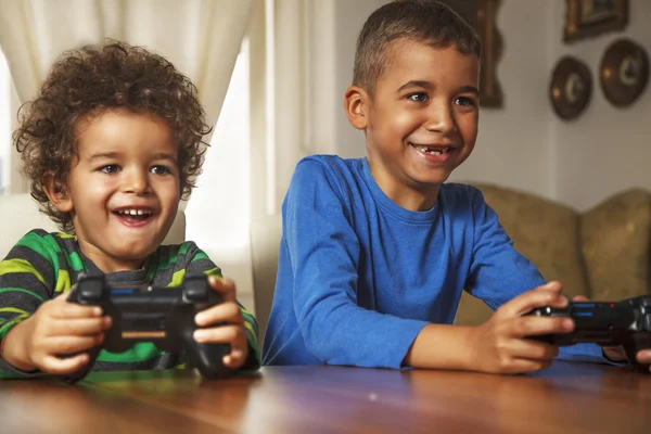 Two Friends Playing Video Game — Stock Photo, Image