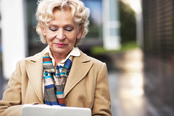 Senior business woman — Stock Photo, Image