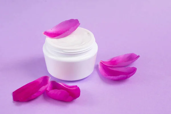 Jar White Delicate Cream Peony Extract Petals Pink Background — Stock Photo, Image