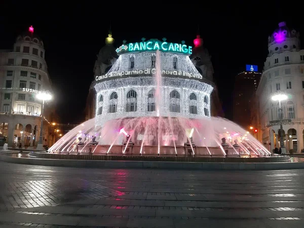Genua Włochy 2020 Niesamowite Lampki Dekoracyjne Ulicach Genui Zimie Artystycznym — Zdjęcie stockowe