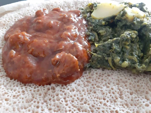 Asmara Eritreia 2021 Comida Etíope Eritreu Variedade Pratos Principais Injera — Fotografia de Stock