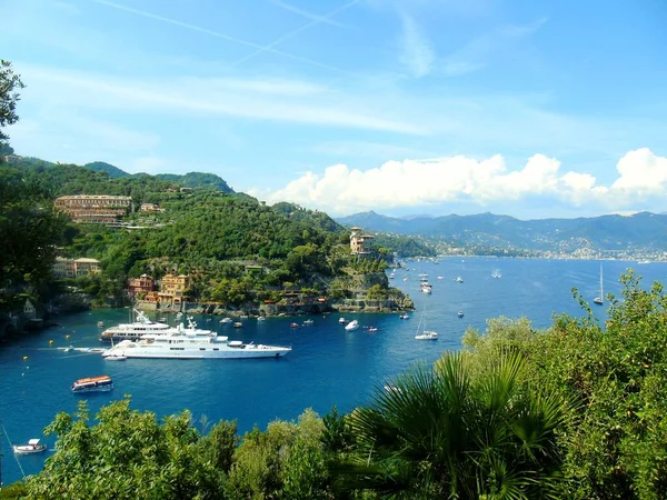 Portofino Itália 2021 Bela Baía Com Casas Coloridas Portofino Nos — Fotografia de Stock