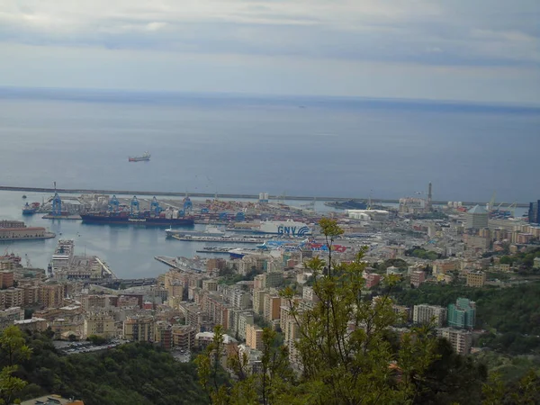 Genova Olaszország 2021 Április Panorámás Kilátás Genova Városára Kikötő Kis — Stock Fotó