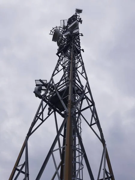 Linhas Alta Tensão Torre Transmissão Elétrica Alta Tensão Distribuição Subestação — Fotografia de Stock