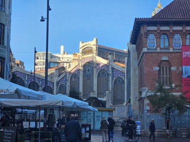 Valencia, İspanya: 18 Aralık 2025: Kış günlerinde Valencia 'nın keşfedilmesi. Eski şehrin güzel hava manzarası.