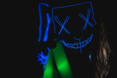 Cadılar bayramı için korkunç bir maske.