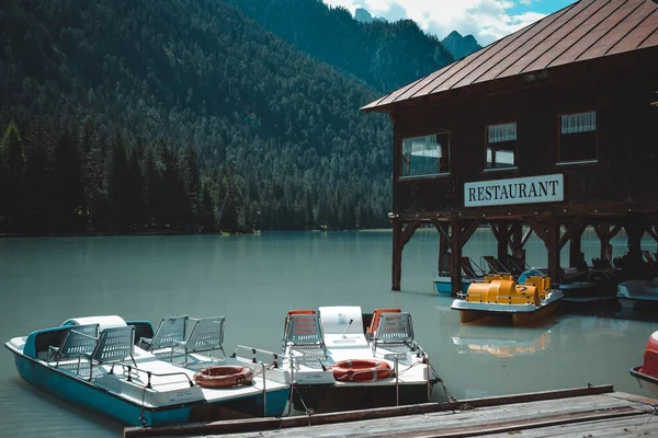 Gran Vista Sobre Lago Dobbiaco Trentino —  Fotos de Stock