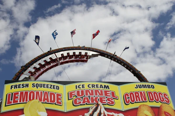 Plant City, Fl, 8th Mart 2016 - Rollercoaster ride Çilek Festivali