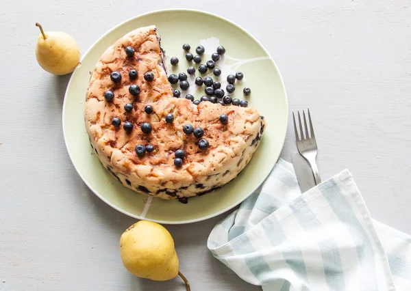 Blueberry cake with pears — Stock Photo, Image