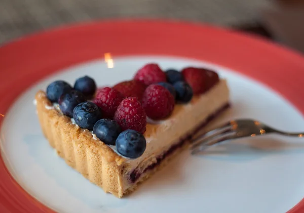 Cheesecake with fresh berrie — Stock Photo, Image