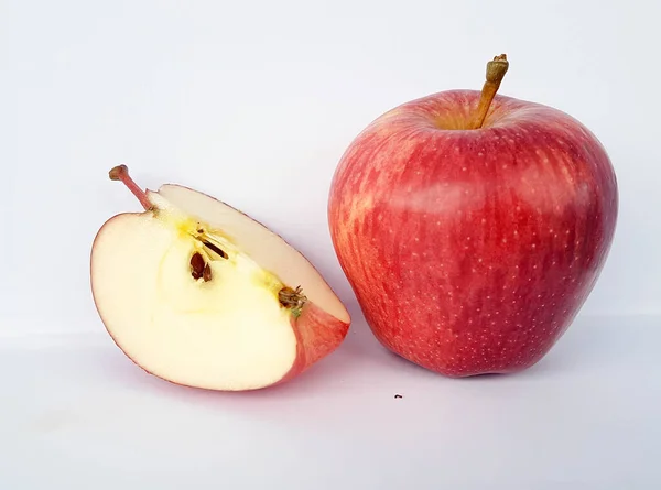 Apfelfrüchte Reif Rot Isoated Weißer Hintergrund — Stockfoto