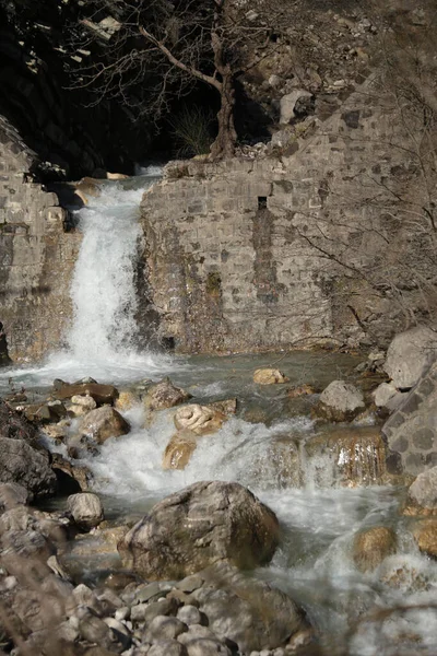 Cachoeira Rio Rochoso Afre Chuva Inverno Temporada Kypseli Aldeia Arta — Fotografia de Stock